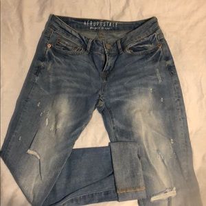 LIGHT WASH JEANS
